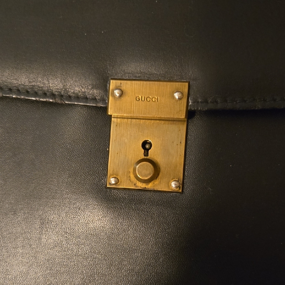 Gucci Elegant Black Leather Clutch Portfolio - Picture 2 of 11